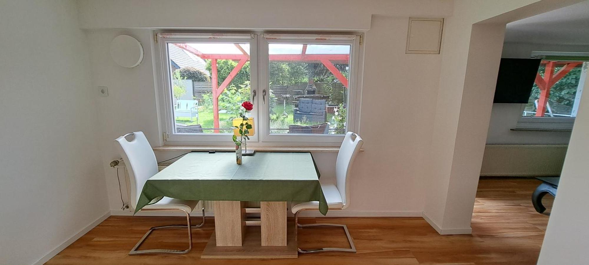 Bungalow An Der Tanne Mit Ueberdachter Terrasse デュッセルドルフ エクステリア 写真