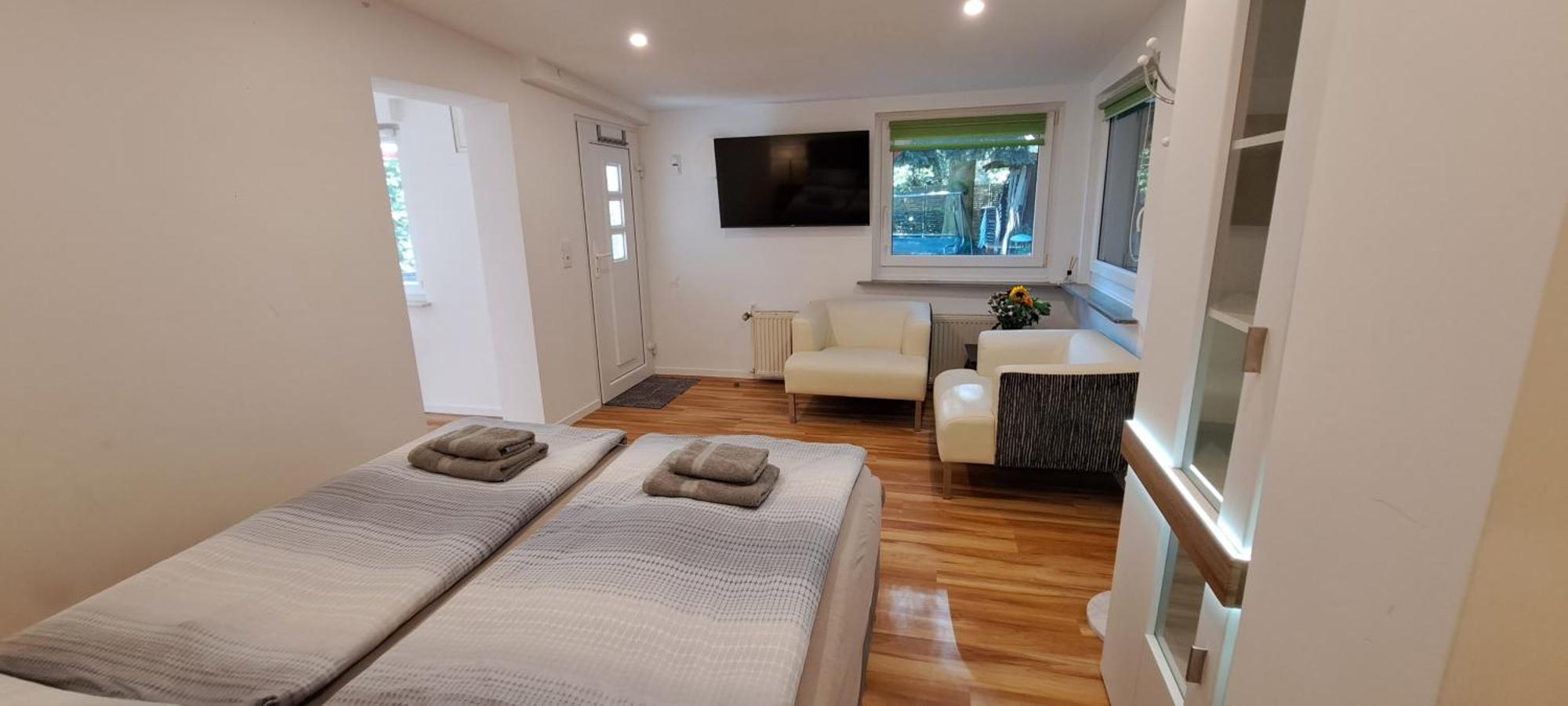 Bungalow An Der Tanne Mit Ueberdachter Terrasse デュッセルドルフ エクステリア 写真