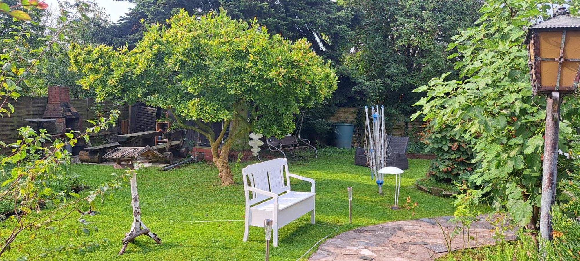 Bungalow An Der Tanne Mit Ueberdachter Terrasse デュッセルドルフ エクステリア 写真